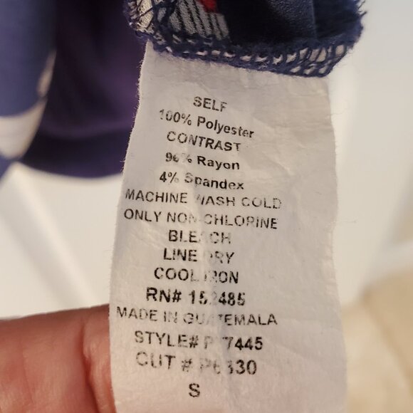 Papermoon Navy Floral Top Size Small - Mixed Material - Picture 8 of 8